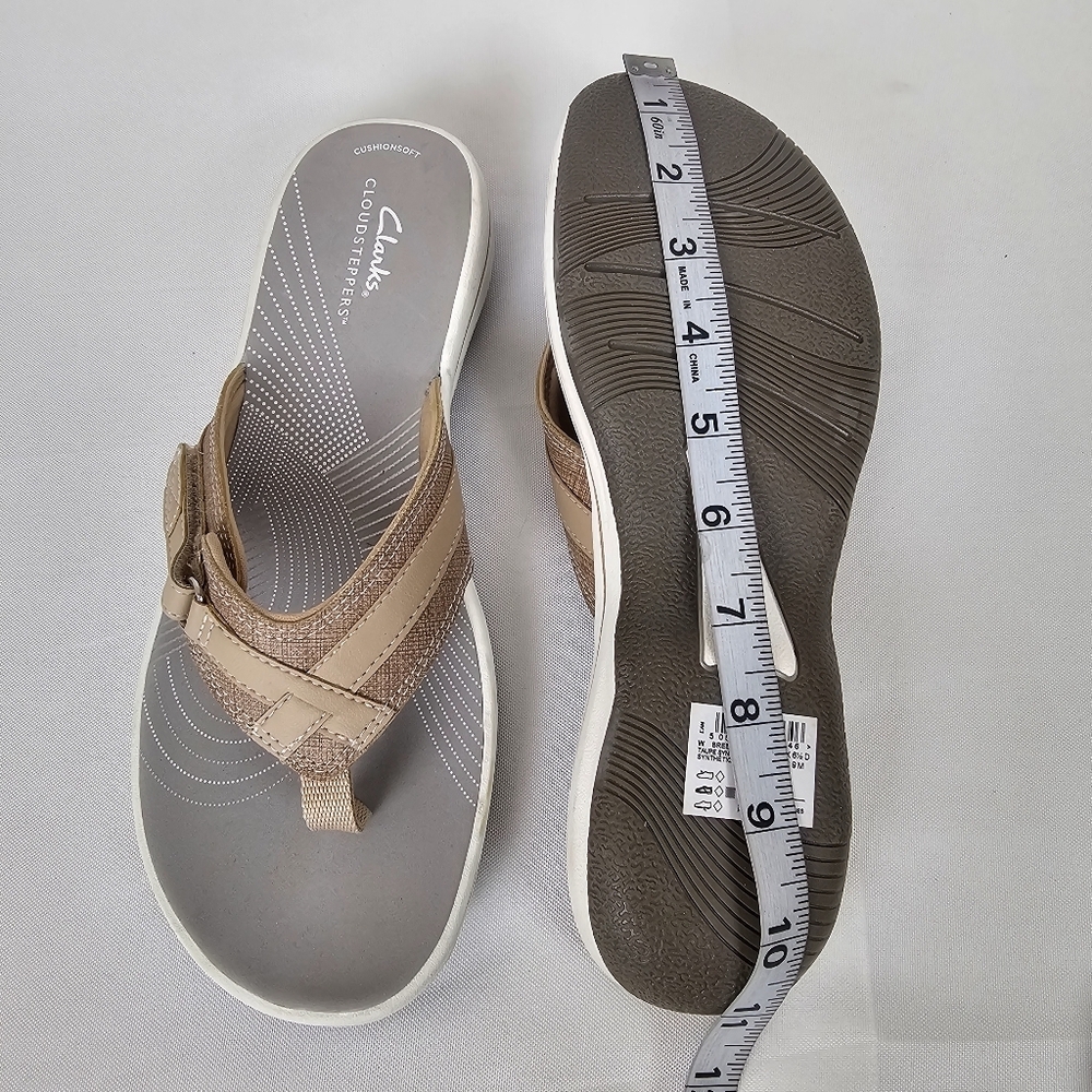Clarks Cloudsteppers Breeze Sea Thong Sandals Size 9 Comfort Cushioned - Picture 12 of 14